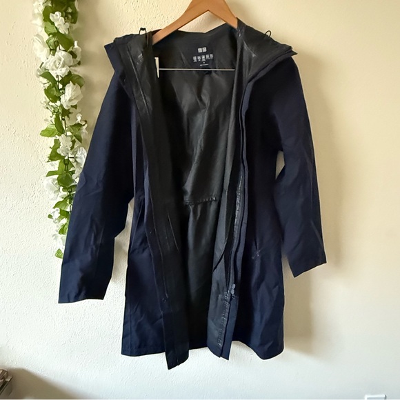 UNIQLO Navy Blue Windbreaker Hooded Blocktech Long Rain Jacket Coat in Medium - Picture 7 of 11